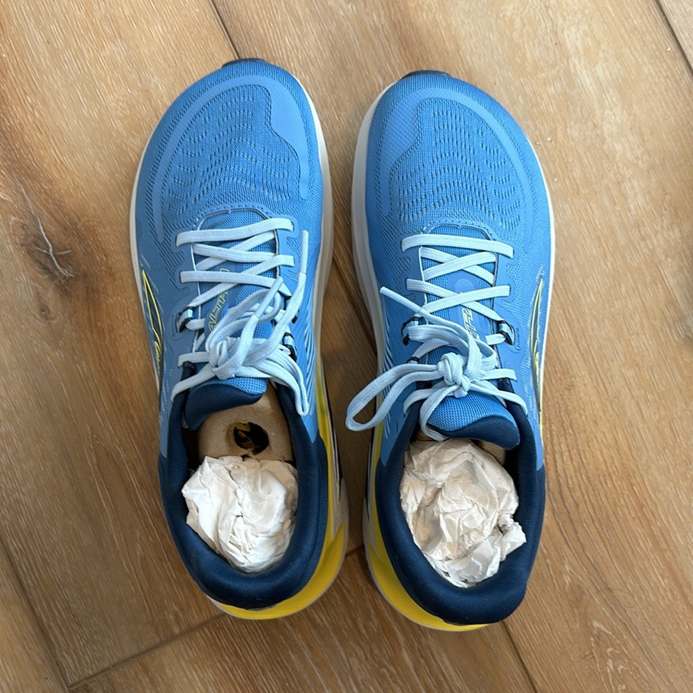 WORN ONCE Altra Women’s Paradigm 7 Road Running Shoe